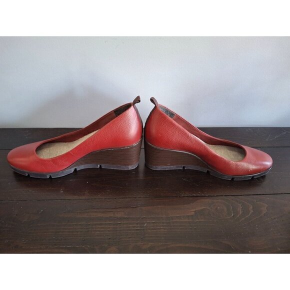 Betabrand Womens red Leather All Weather Wedges/Pre-owned, Sz. 9.5M EUC - Picture 2 of 9